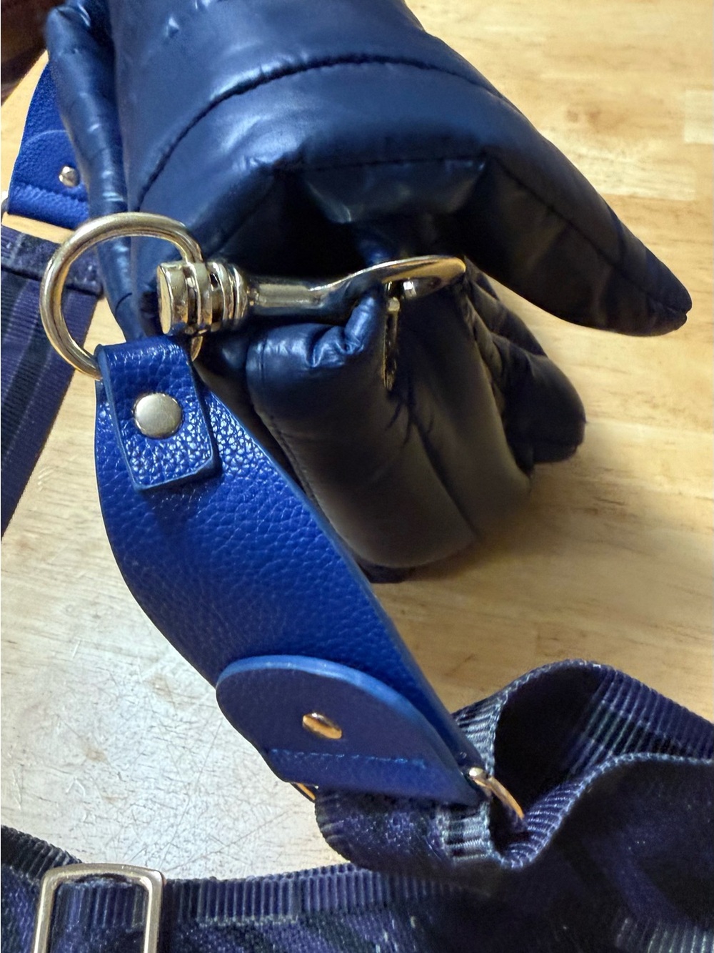 Think Roylin Quilted Navy Crossbody Bag with Adjustable Strap - Picture 4 of 7